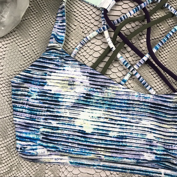 Lululemon free to be wild striped the dye sportbra - Picture 2 of 5